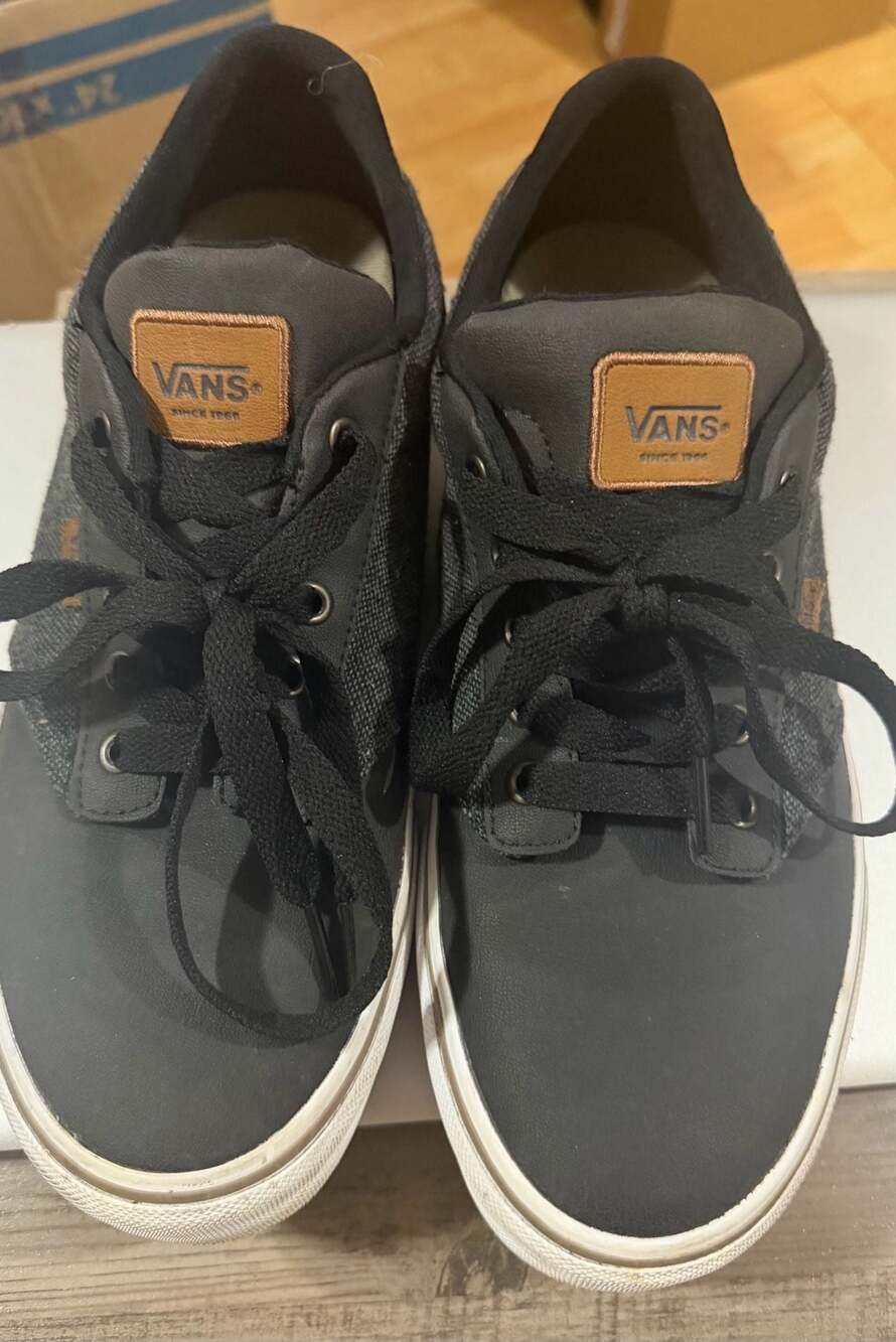 Vans Atwood Low Top Skate Shoes Black/Grey - Picture 7 of 7